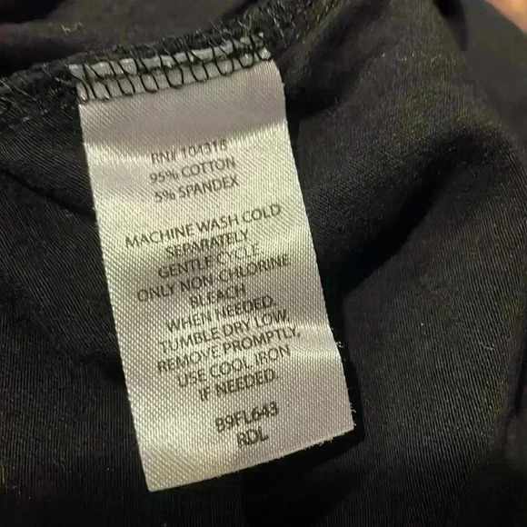 Derek Heart Cropped Top - Picture 4 of 4